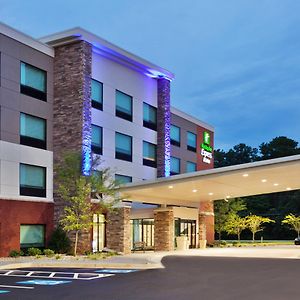 Holiday Inn Express & Suites - Fayetteville By Ihg